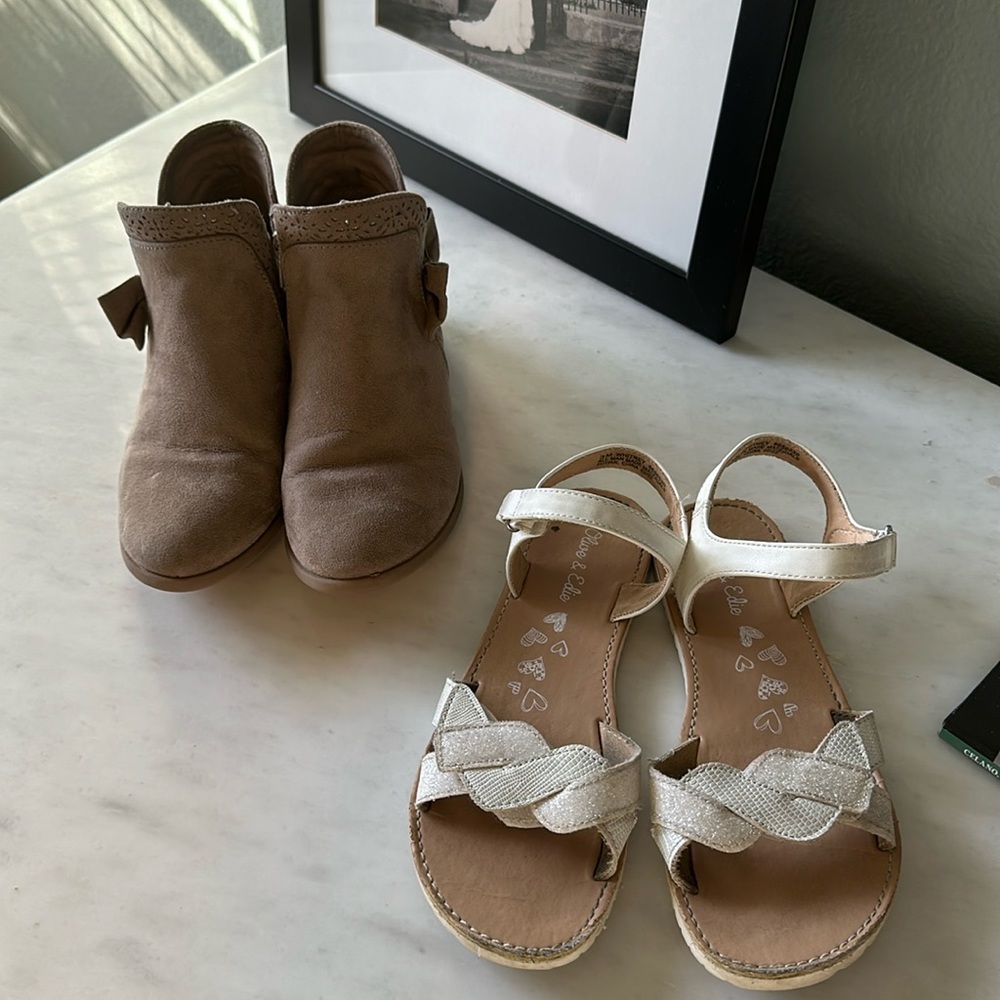 Girls size 3 shoe lot.